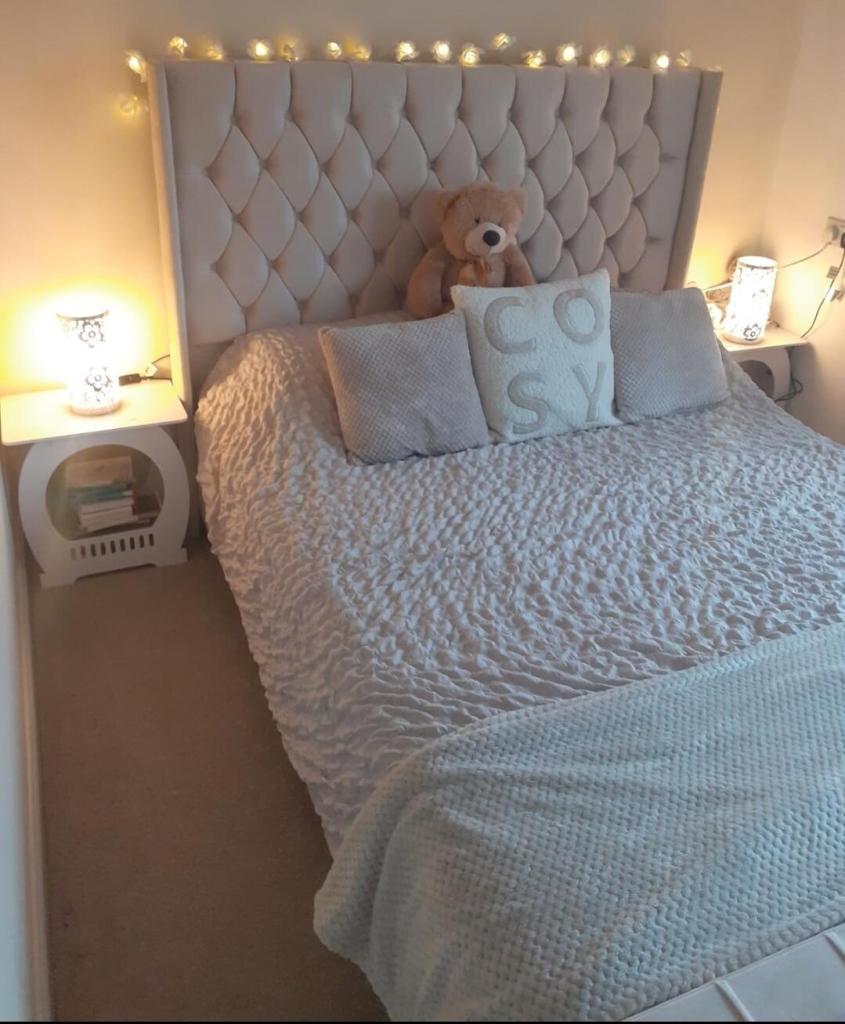 Image #1 from Alanis